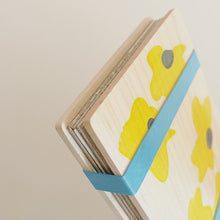 Load image into Gallery viewer, Daffodil Pocket Flower Press